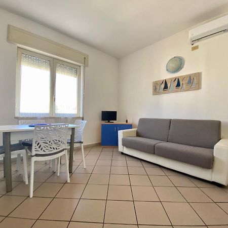 Apartment Tirreno Tirrenia Extérieur photo