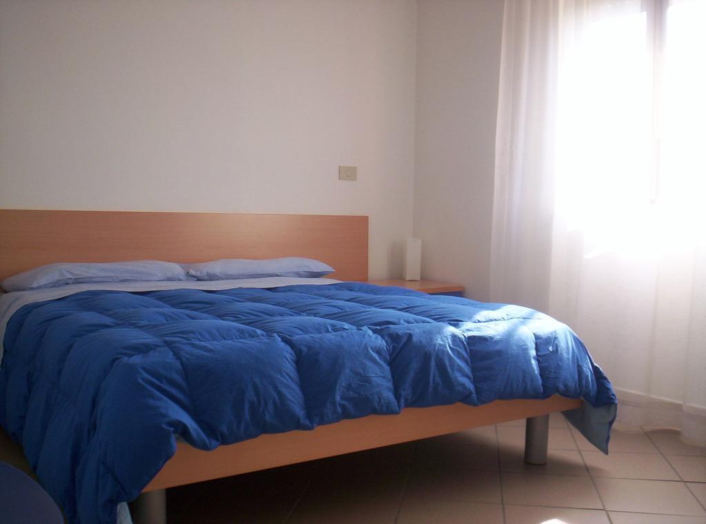 Apartment Tirreno Tirrenia Chambre photo